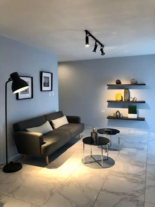 Xevize Apartment 1 Palm Beach