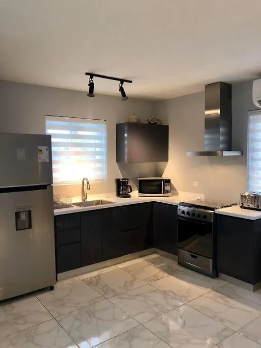 Xevize Apartment 1 Palm Beach Aruba